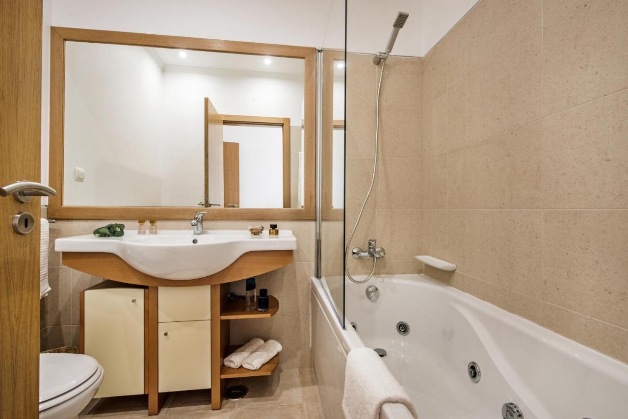 Modern And Spacious Two Bedroom Apartment Карвоейро Екстериор снимка